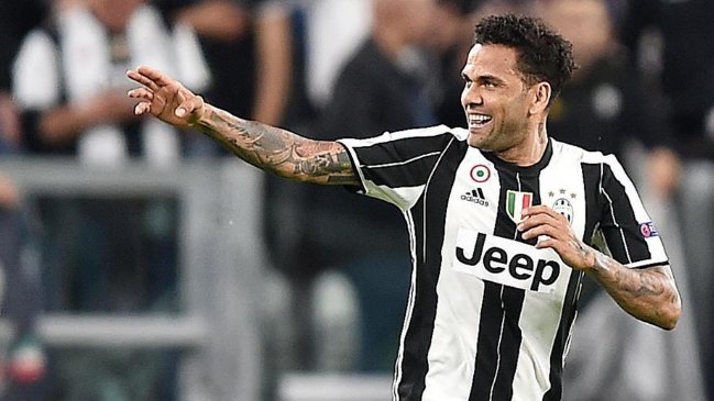 Prensa francesa señaló que Dani Alves alcanzó acuerdo para ser refuerzo de PSG