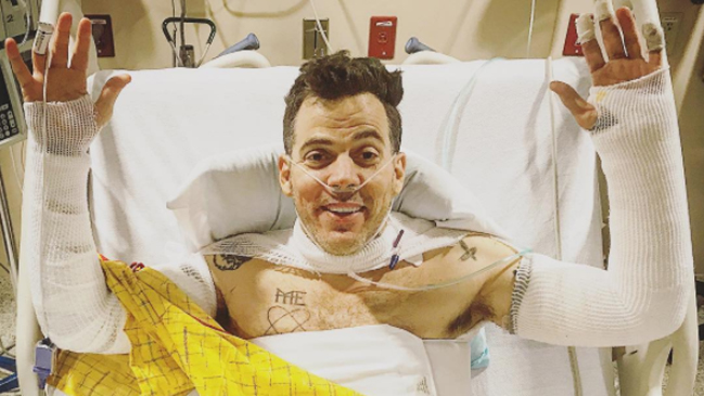 Steve-O dejó el hospital tras grave accidente con fuego