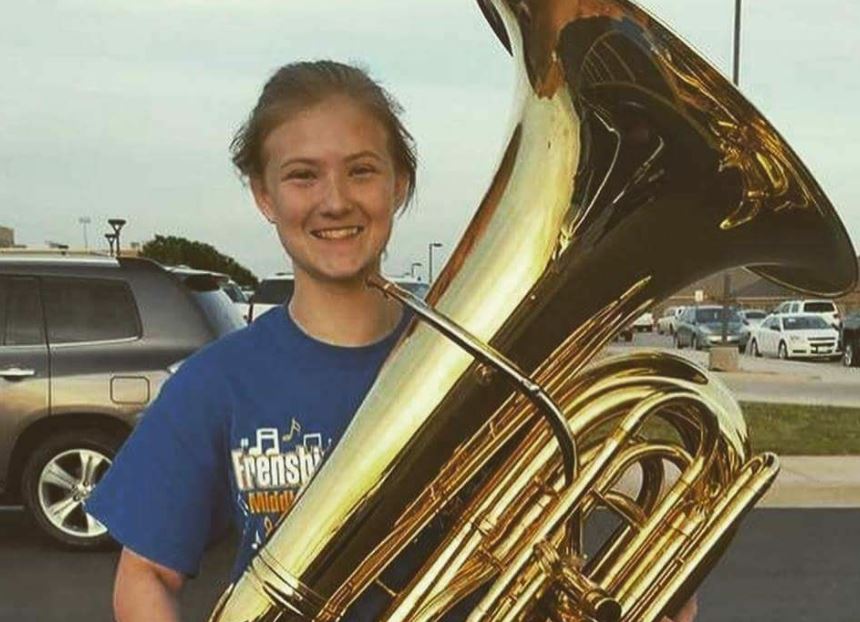 Niña murió electrocutada por su celular en la tina en EE.UU.