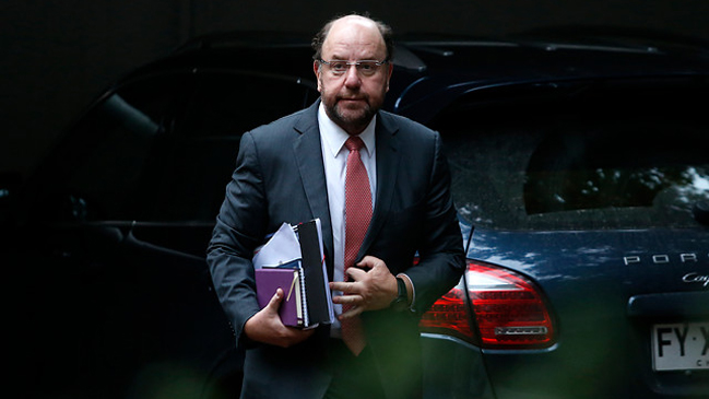 Alfredo Moreno pide evitar que Chile pierda el acuerdo Visa Waiver con Estados Unidos