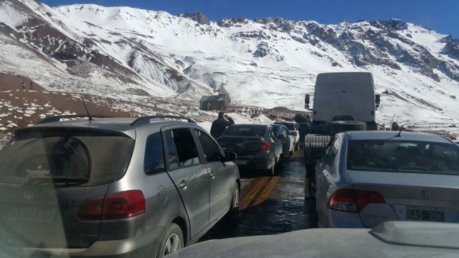 Gran congestión en Paso Los Libertadores por colapso de sistema informático