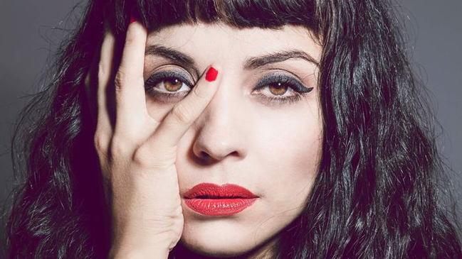 Convocan a marcha para expulsar a Mon Laferte de México