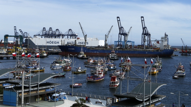 Valparaíso: Trabajadores portuarios se reunieron con gremio de camioneros