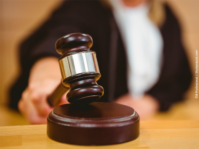 Expulsan de España a hombre que ingresó a una casa y acosó a una mujer