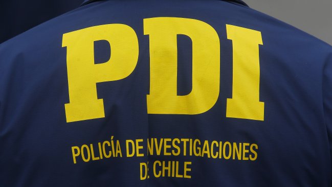 Falsos funcionarios de la PDI robaron camioneta de mujer en Puente Alto
