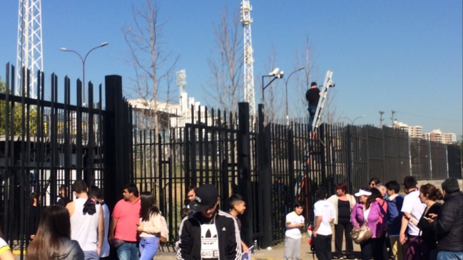 Blanco y Negro instaló cámaras de seguridad en las afueras del Estadio Monumental