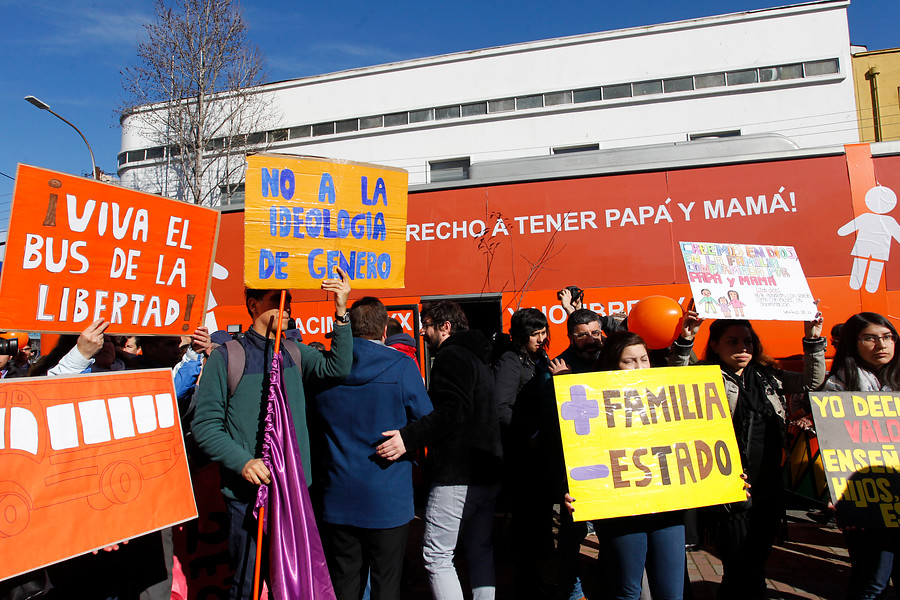Pullman Bus trolleó al autodenominado 
