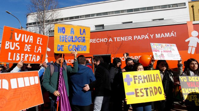 Pullman Bus trolleó al autodenominado 