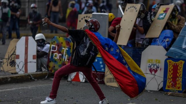 Venezuela: Chavismo promueve Constituyente en medio de masivas protestas