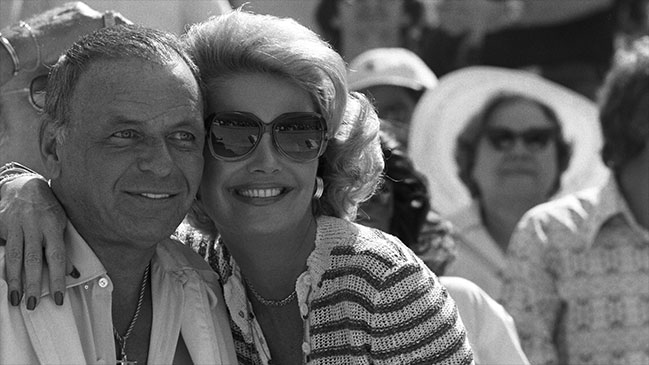 Confirman el fallecimiento de la cuarta esposa de Frank Sinatra
