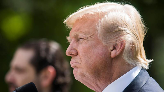 Senado aprueba discutir idea de Trump de eliminar plan de salud de Obama