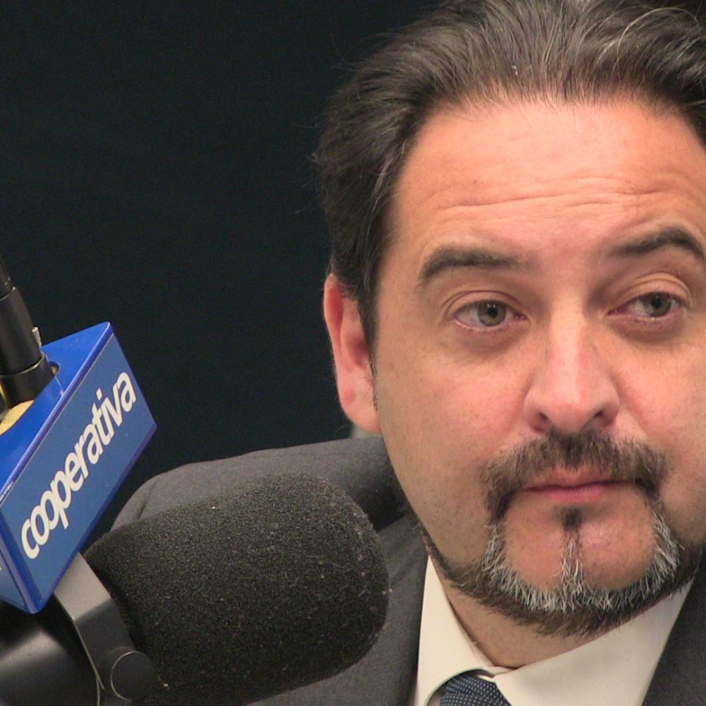 Ministro de Energía está 