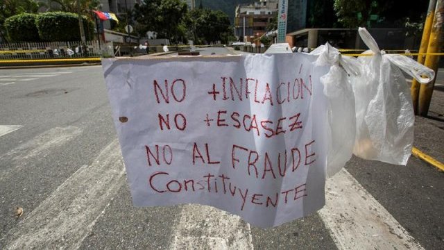 Estados Unidos defiende sanciones a venezolanos y amenaza con más medidas