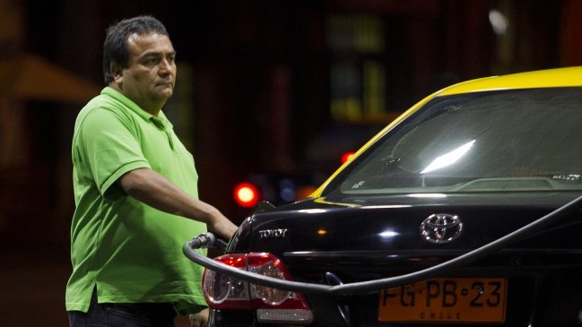 Precio de las bencinas registrará leve baja este jueves