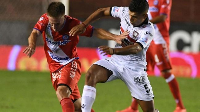 Barristas de Chacarita amenazaron a jugadores de Argentinos Juniors