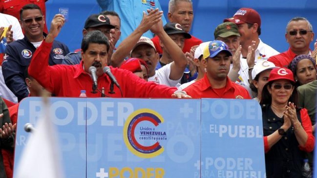 Maduro propone a la oposición unirse a una 