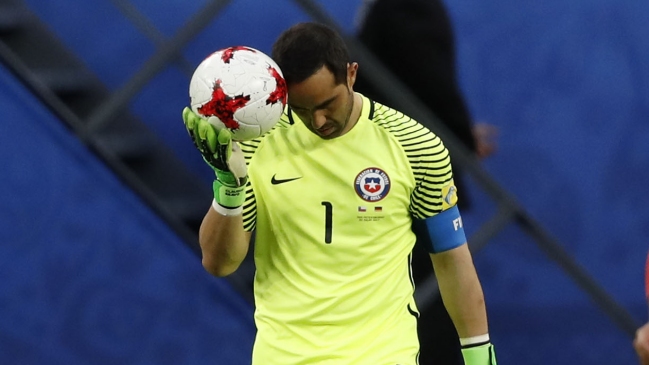 Claudio Bravo a espera del fallo del TAS: Algunos no quieren ver a Chile en el Mundial