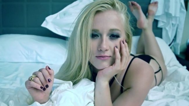 El alocado baile de Vesta Lugg en una discoteque