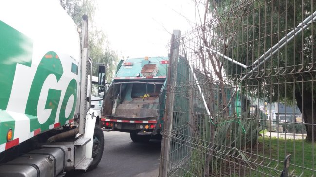 Planta de KDM en Quilicura registró atochamiento de camiones de basura
