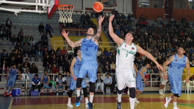 Equipos visitantes dominaron inicio de los play-offs en la Liga Saesa