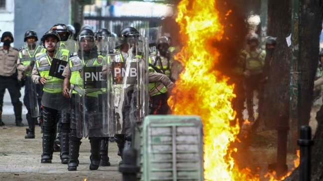 Cancillería prepara plan de emergencia para repatriar a chilenos desde Venezuela