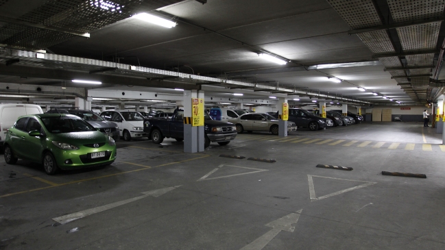 Proyecto que modifica ley de Estacionamientos avanza en la Cámara de Diputados