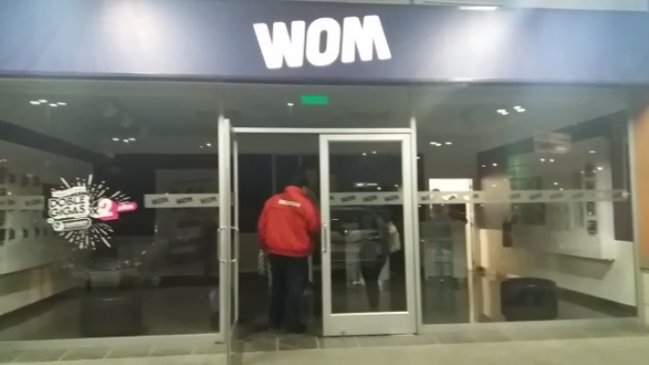 Seis detenidos tras robo frustrado a tienda WOM en Maipú