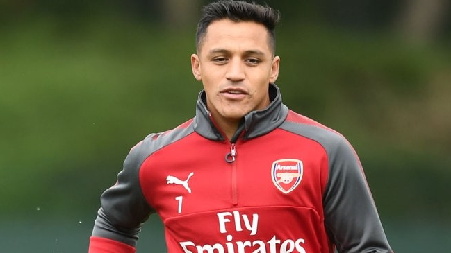 Arsene Wenger afirmó que Alexis Sánchez seguirá en Arsenal esta temporada