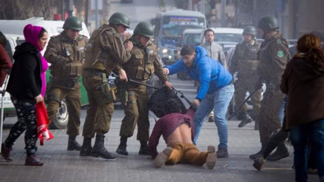 Carabineros acogió denuncia de joven que acusó una golpiza en comisaría de Penco