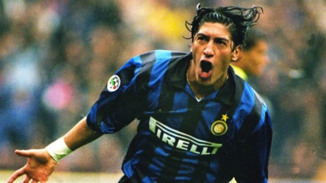Iván Zamorano se sumó a Marcelo Salas como Leyenda en el PES 2018