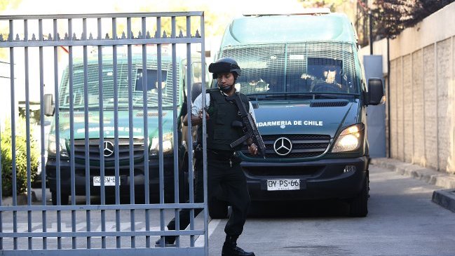 Sujeto que salía de su control de detención intentó robarle la cartera a una mujer