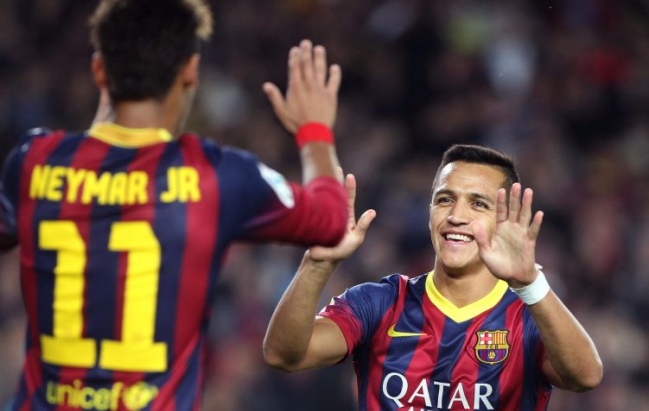 Supuesto mensaje de Neymar y Dani Alves a Alexis hace ruido en Europa