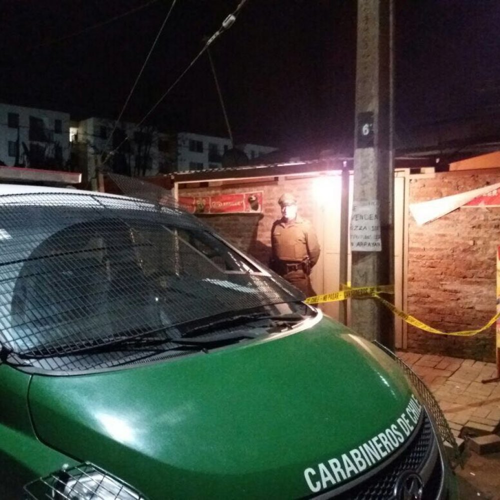 Carabineros investiga muerte de hombre al interior de bazar en Renca