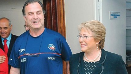   Mayne-Nicholls abordó la relación política que tenía Bielsa con Michelle Bachelet 
