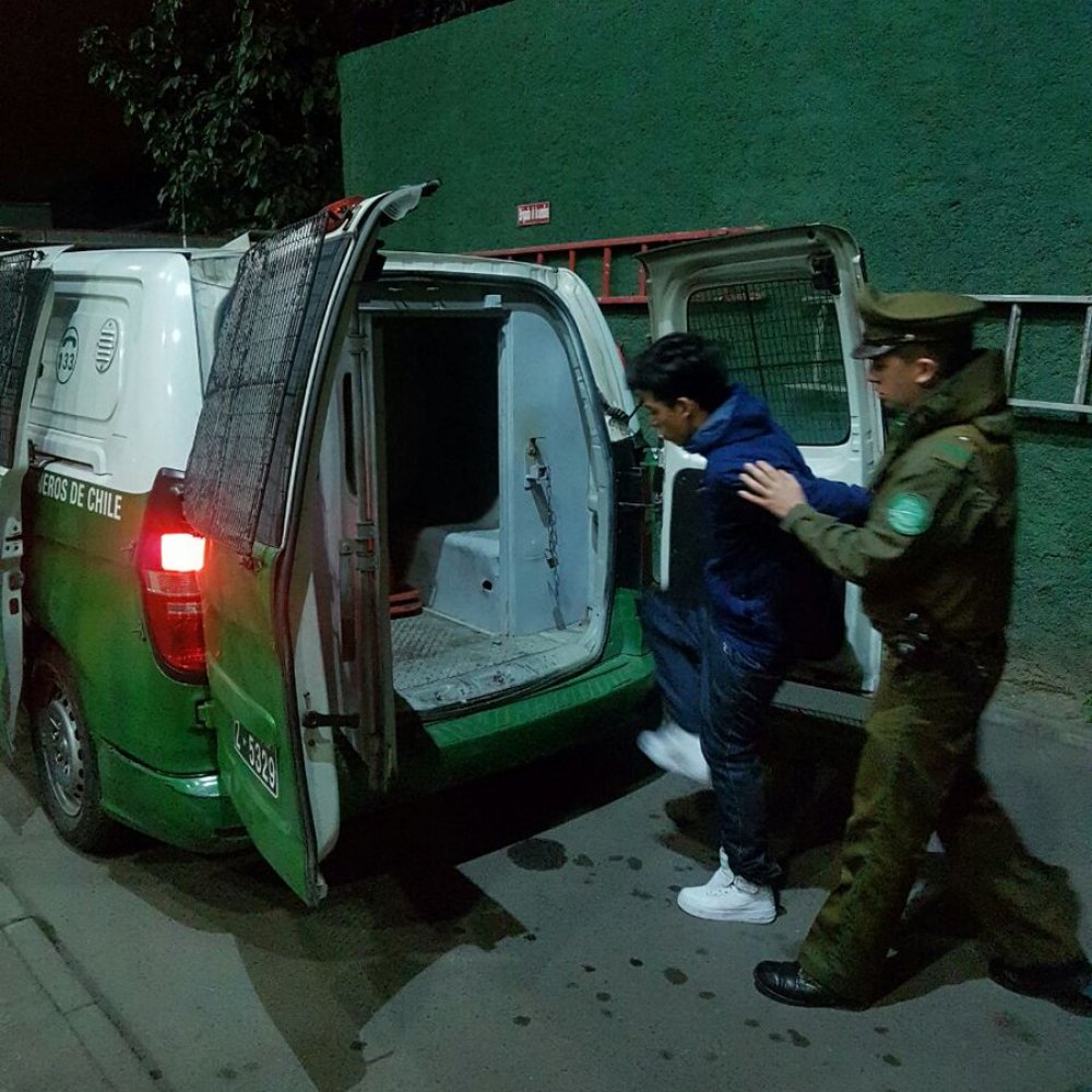 Carabineros detuvo a dos personas tras robo frustrado de un vehículo en Huechuraba