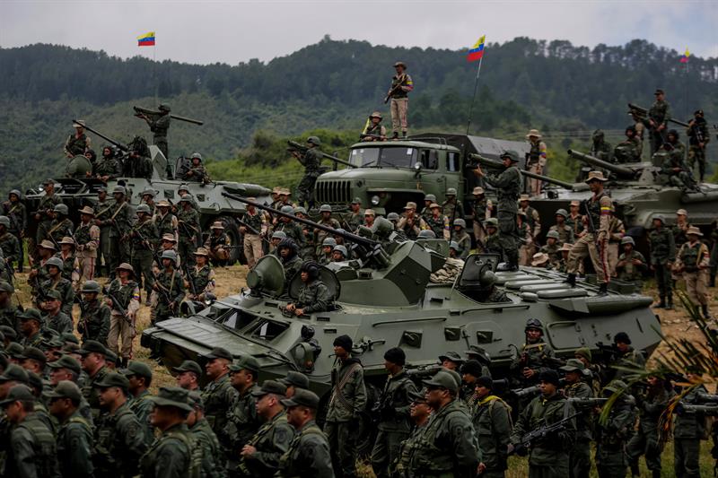 Maduro convocó a ejercicio militar armado en todo Venezuela