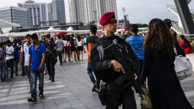 Tres británicos fueron condenados por violar a una joven ebria en Singapur