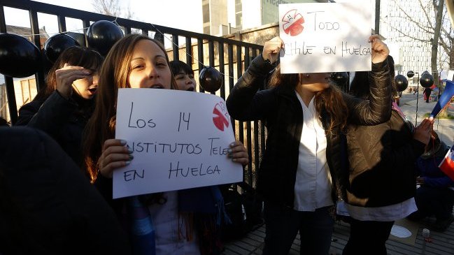 Trabajadores de Teletón inician huelga este jueves