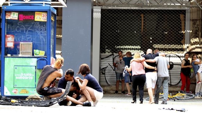 Dos atentados terroristas impactan a España