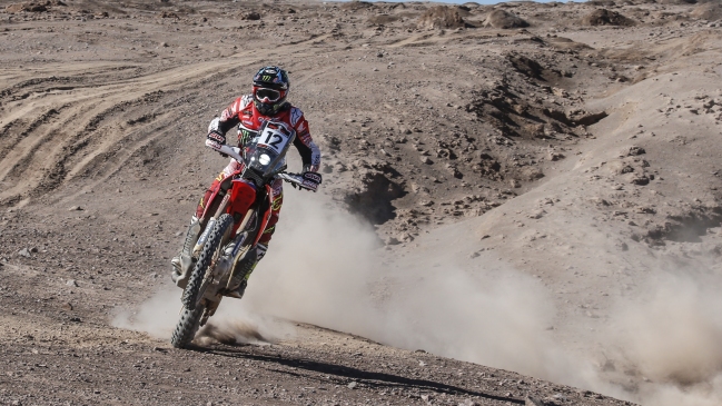 Kevin Benavides le arrebató el liderato a Pablo Quintanilla en el Atacama Rally