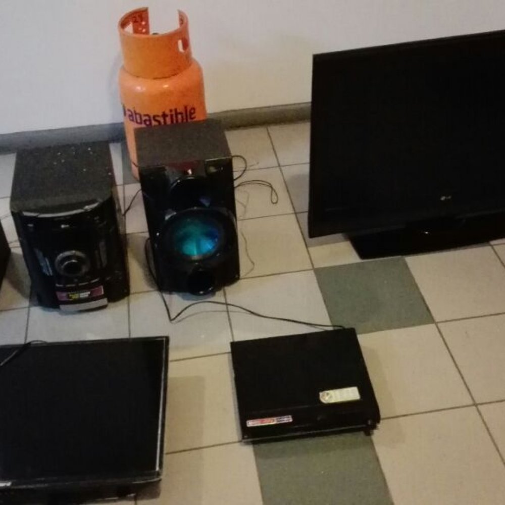 Carabineros detuvo a tres personas por robo en domicilio de Colina