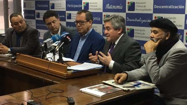 Alcaldes recurrirán al Consejo de Defensa del Estado por demanda de profesores