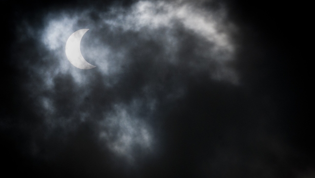 EE.UU. se prepara para el espectáculo del eclipse solar total de este lunes
