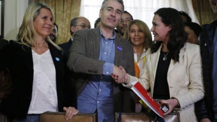   Coalición Sumemos inscribió candidaturas parlamentarias 