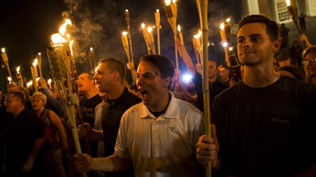 Inglaterra: Anuncian sanciones más duras en delitos de odio en internet