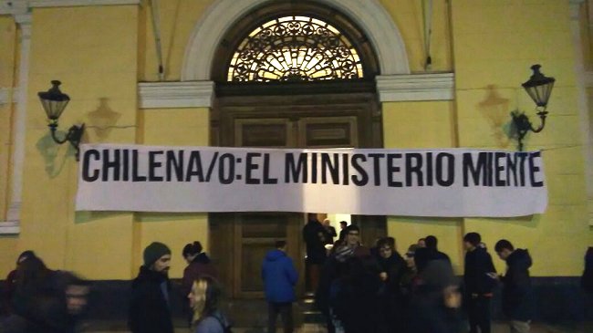 Toma en la Casa Central de la U. de Chile contra proyecto de planteles estatales