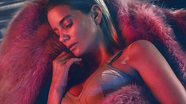 Javiera Acevedo mostró más de su sensual sesión para la revista Cosas