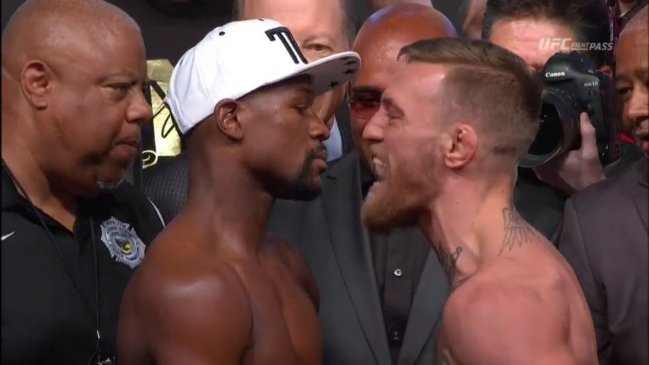 Conor McGregor y Floyd Mayweather superaron el pesaje y ya están listos para el combate del sábado