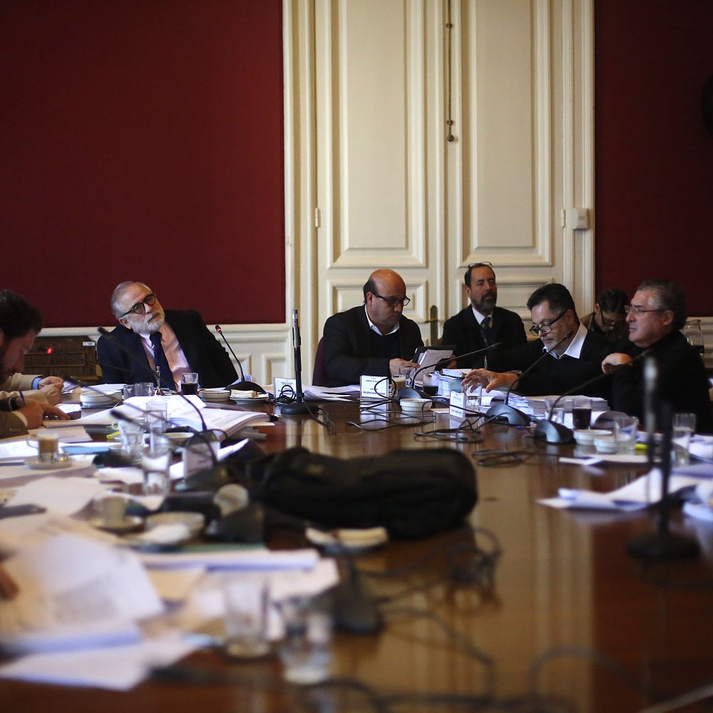 Comisión de Hacienda del Senado aprobó proyecto de desmunicipalización