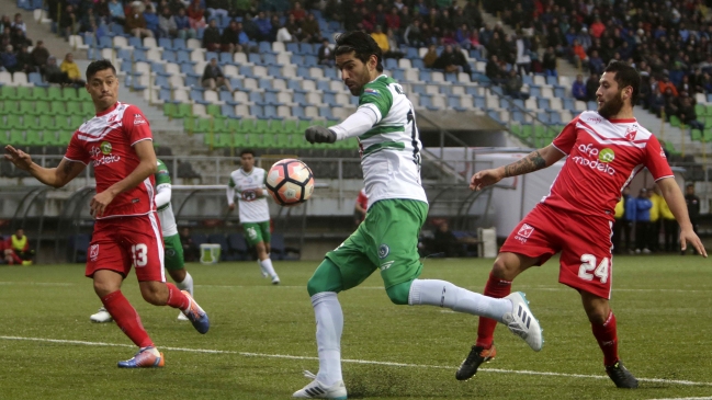 Deportes Valdivia derrotó a Puerto Montt pese a golazo de Sebastián Abreu